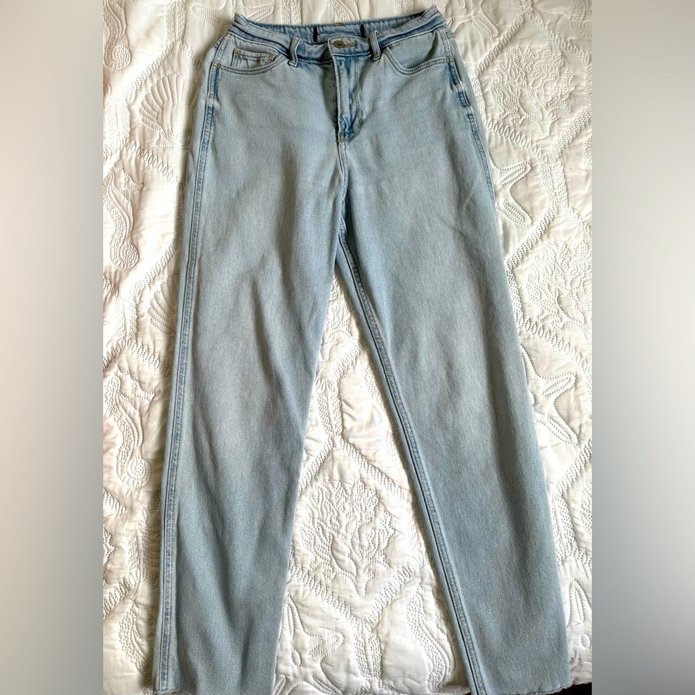 Hollister Straight leg Mom jeans size 2 short